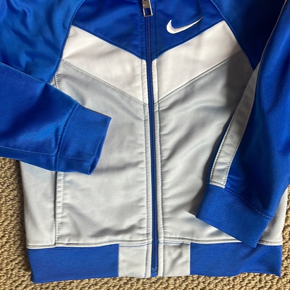 Nike jackets (bundle of 2). Size 4. Great condition! - Picture 6 of 10